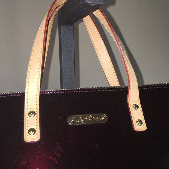 Louis Vuitton Bellevue PM in Amarante NEW - Picture 4 of 8